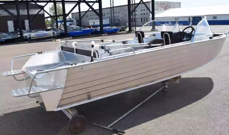Алюминиевый катер WYATBOAT-550 DCM в Нижнем Новгороде