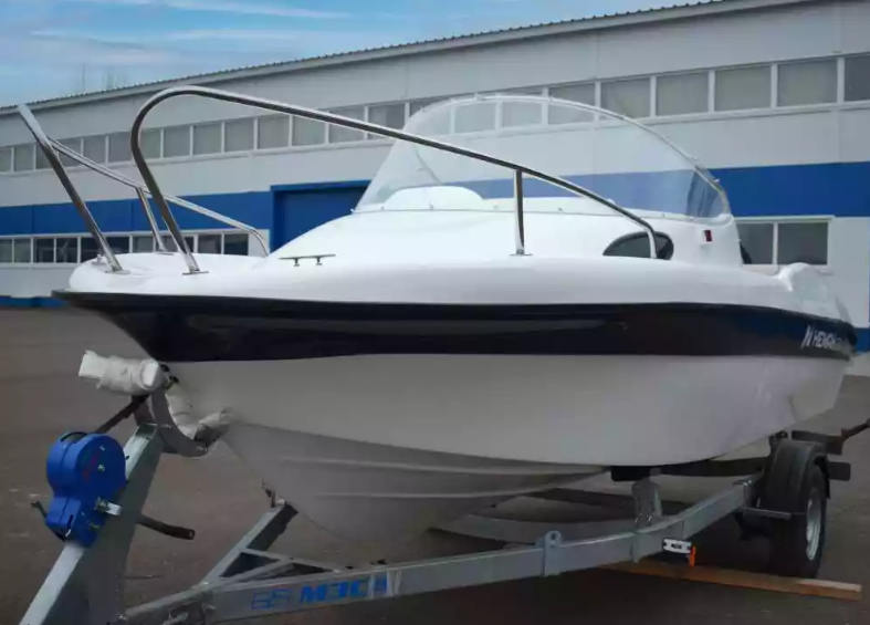 Стеклопластиковый катер Neman-530 с каютой в Нижнем Новгороде