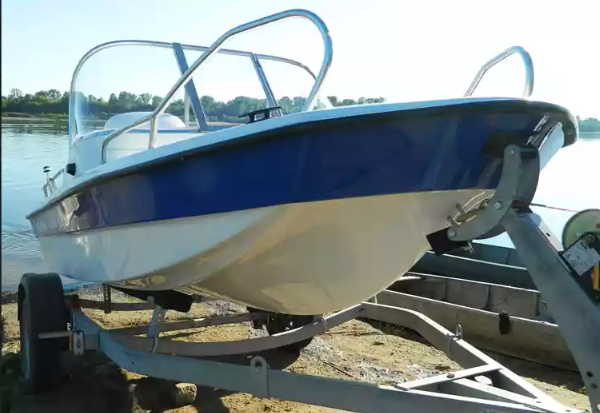 Стеклопластиковый катер Wyatboat-430 DC (тримаран) в Нижнем Новгороде