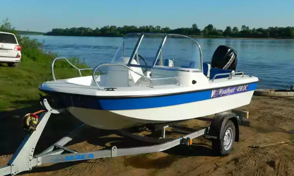 Стеклопластиковый катер Wyatboat-430 DC (тримаран) в Нижнем Новгороде