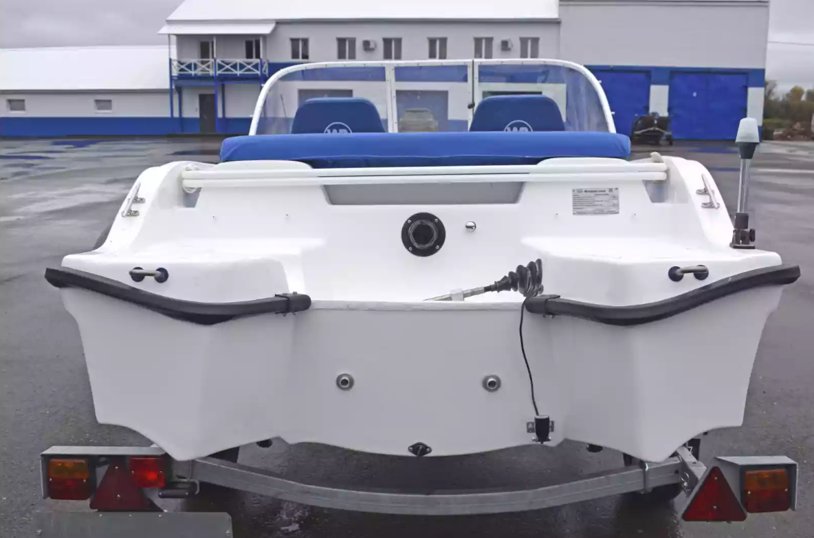 Стеклопластиковый катер Wyatboat-430DCМ (килевая) в Нижнем Новгороде