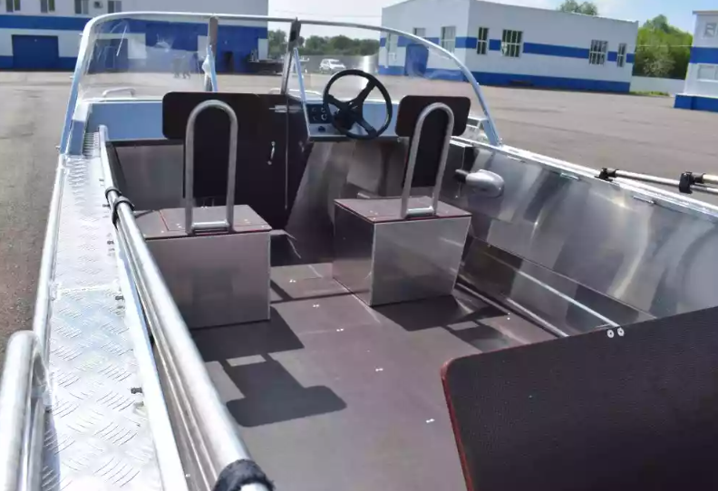 Алюминиевый катер WYATBOAT-550 DCM в Нижнем Новгороде