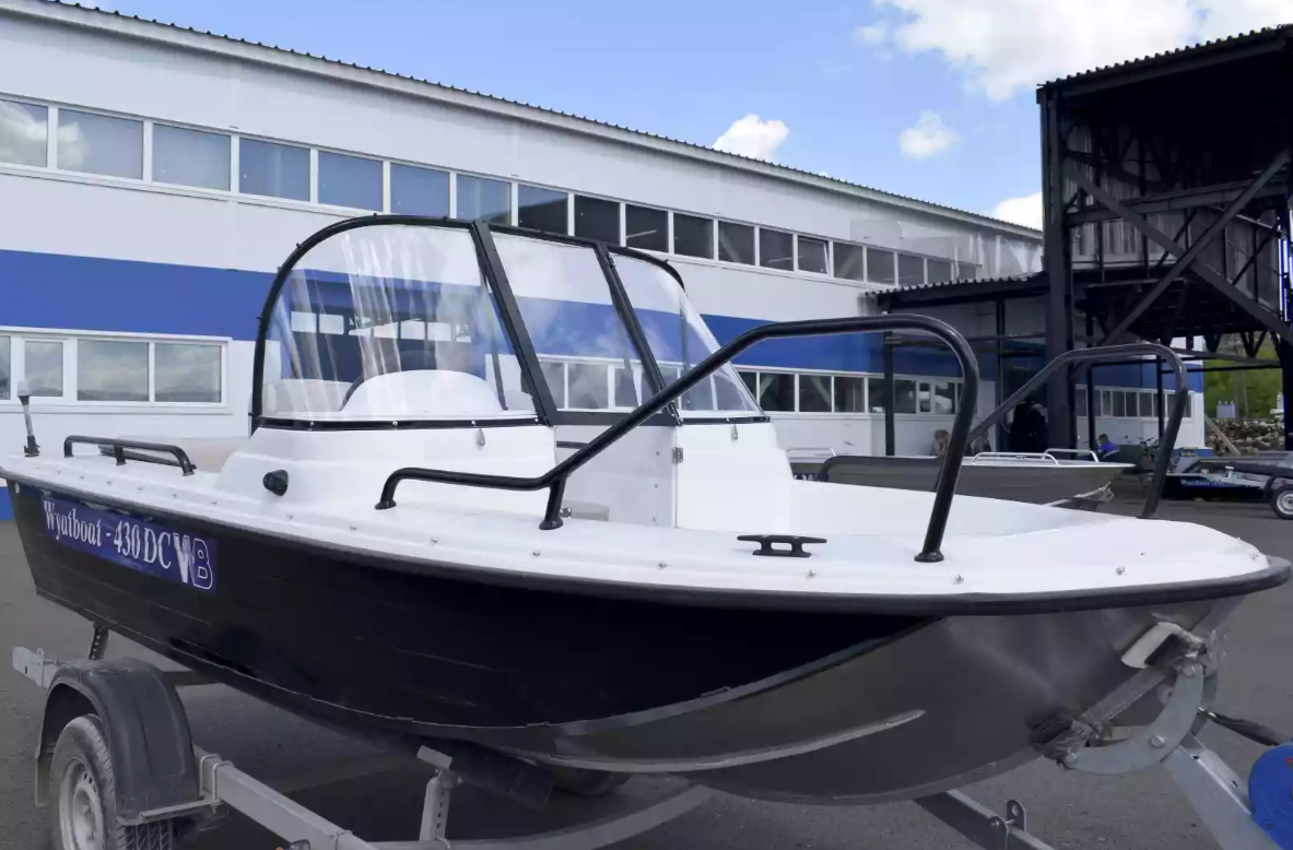 Комбинированный катер Wyatboat-430 DC в Нижнем Новгороде