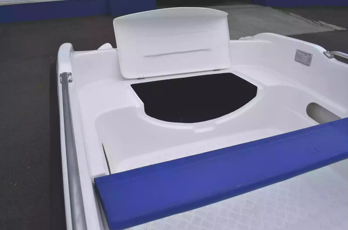 Стеклопластиковая лодка Пингвин New (тримаран) в Нижнем Новгороде