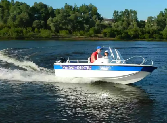 Стеклопластиковый катер Wyatboat-430 DC (тримаран) в Нижнем Новгороде