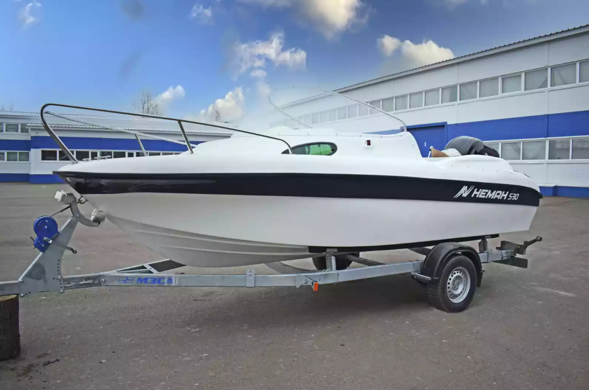 Стеклопластиковый катер Neman-530 с каютой в Нижнем Новгороде