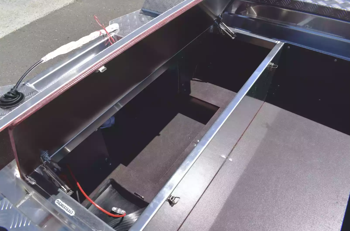 Алюминиевый катер Wyatboat-390 DCM в Нижнем Новгороде