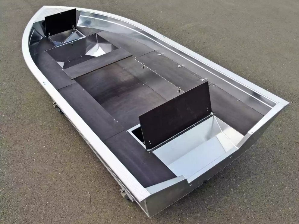 Алюминиевая лодка  Неман-420 в Нижнем Новгороде