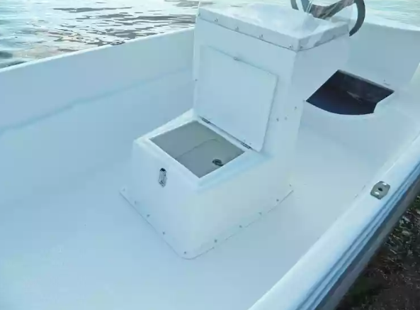 Стеклопластиковая лодка Пингвин с консолью (тримаран) в Нижнем Новгороде