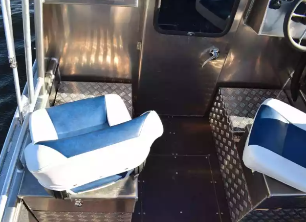 Алюминиевый катер Неман 550 с каютой в Нижнем Новгороде