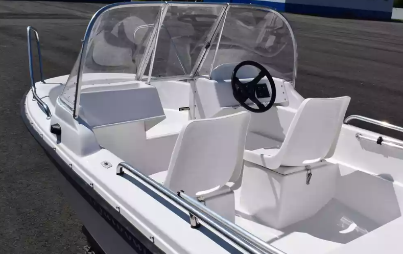 Стеклопластиковый катер Wyatboat-430 DC (тримаран) в Нижнем Новгороде