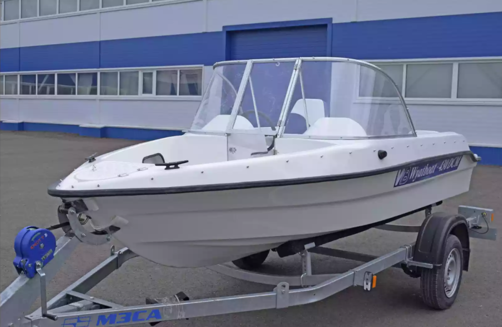 Стеклопластиковый катер Wyatboat-430DCМ (килевая) в Нижнем Новгороде