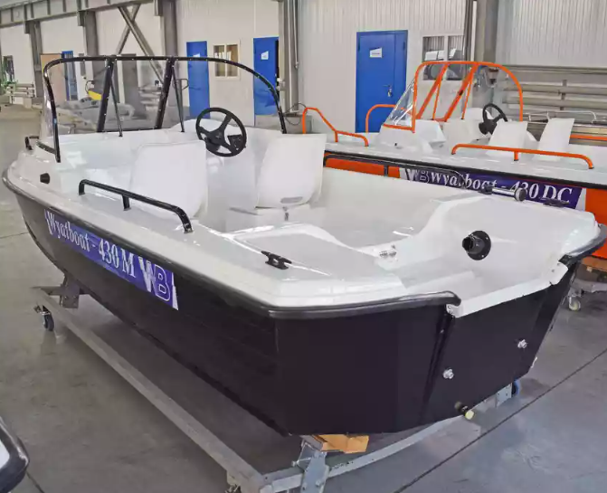 Комбинированный катер Wyatboat-430 M в Нижнем Новгороде