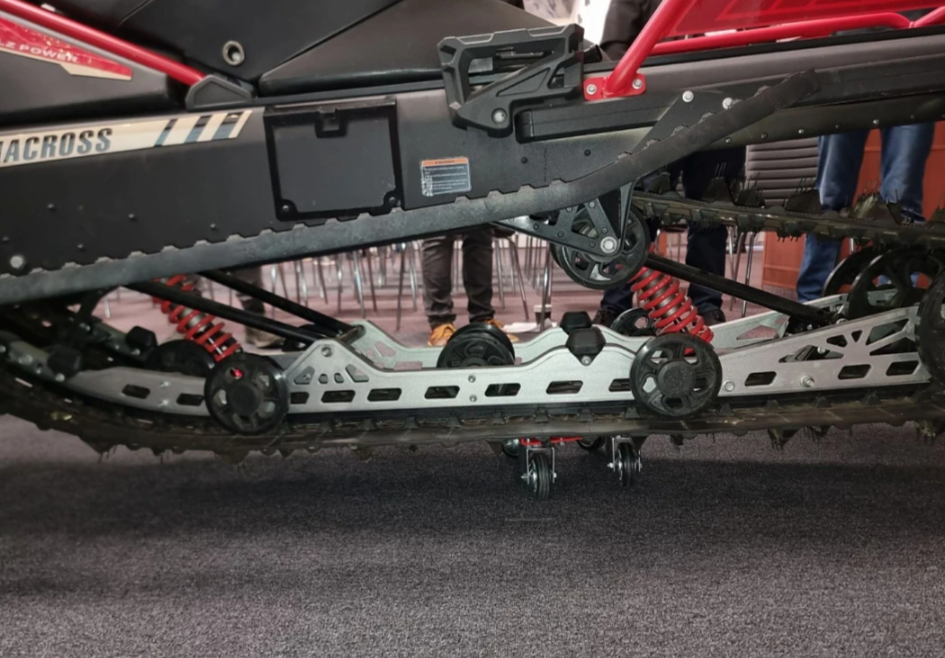 Снегоход AODES Siberiacross 1000 SWT 600mm LCD 6.8 в Нижнем Новгороде