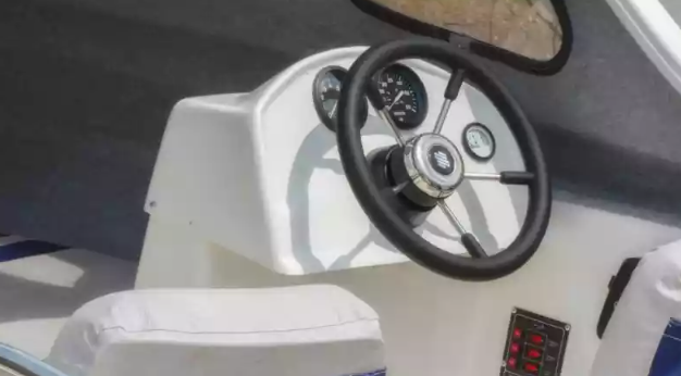 Стеклопластиковый катер Wyatboat-3 П (полурубка) в Нижнем Новгороде