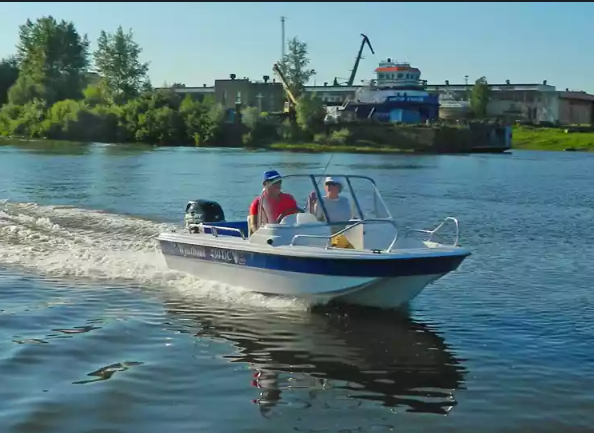 Стеклопластиковый катер Wyatboat-430 DC (тримаран) в Нижнем Новгороде