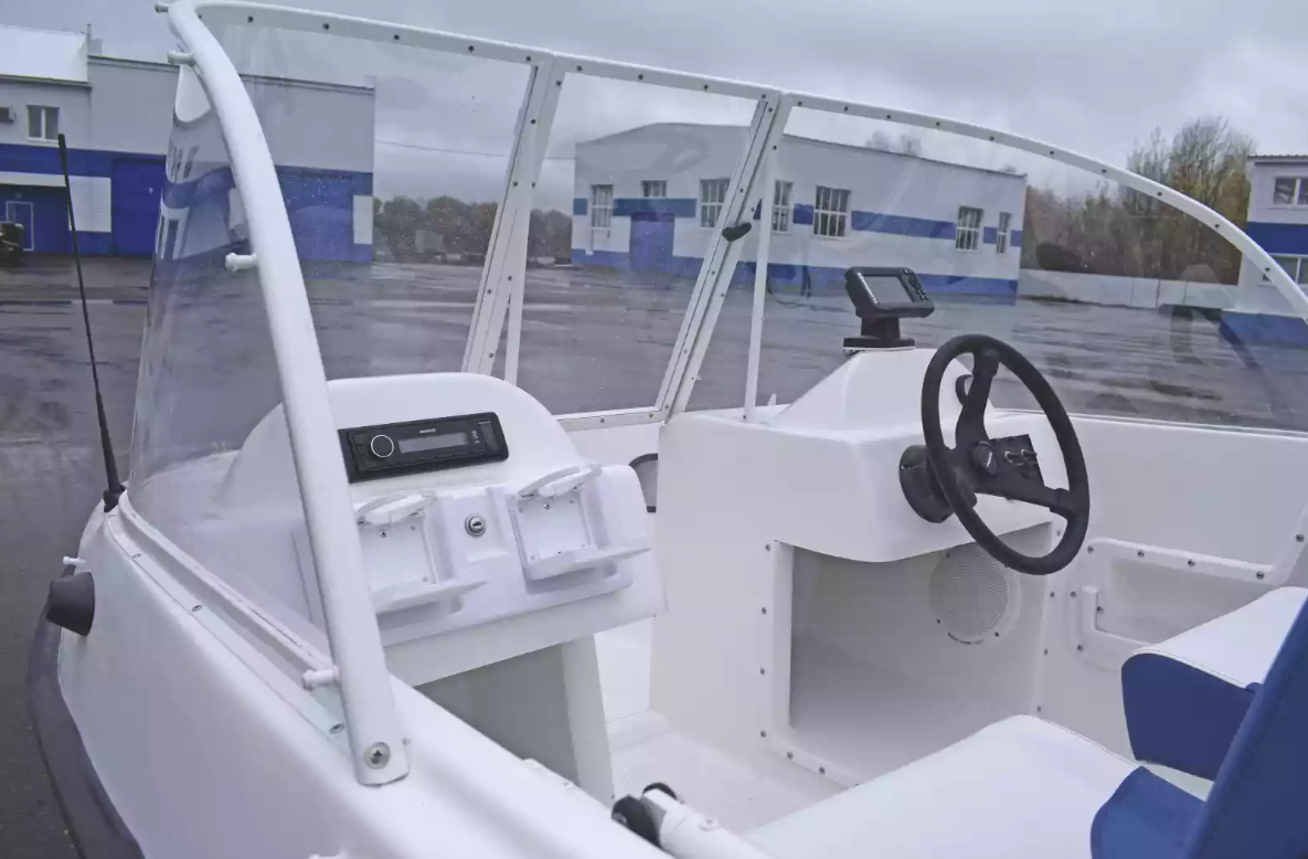 Стеклопластиковый катер Wyatboat-430DCМ (килевая) в Нижнем Новгороде