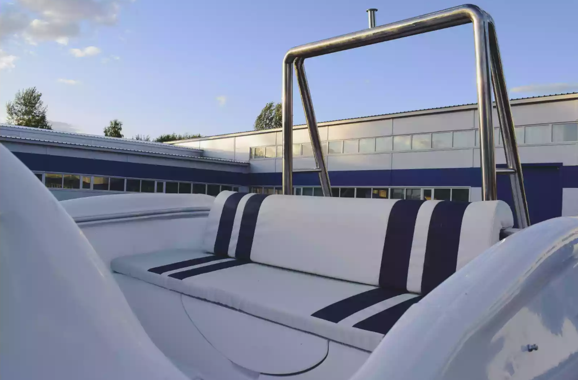 Комбинированный катер Neman-530 с каютой в Нижнем Новгороде