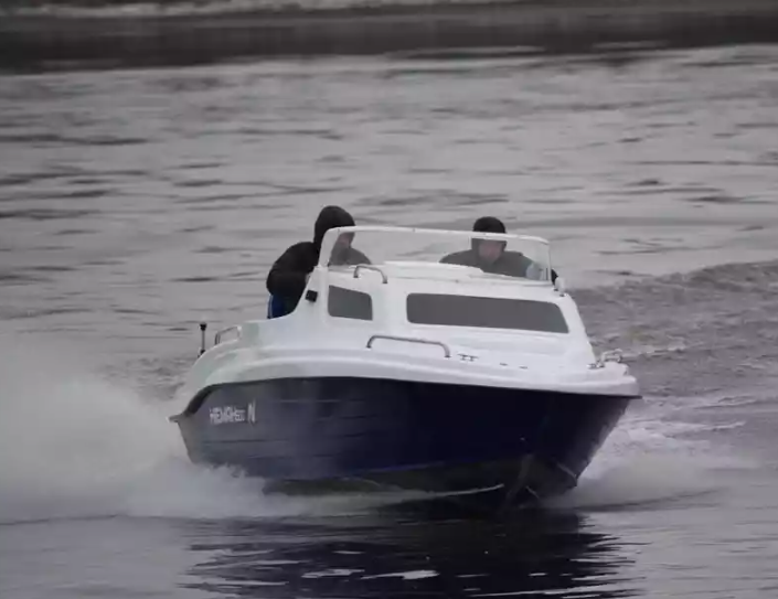 Комбинированный катер Neman-500 с каютой в Нижнем Новгороде