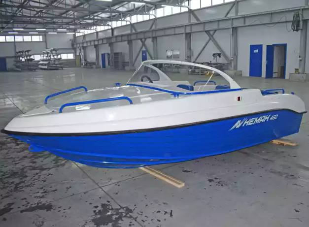 Комбинированный катер Neman-450 в Нижнем Новгороде