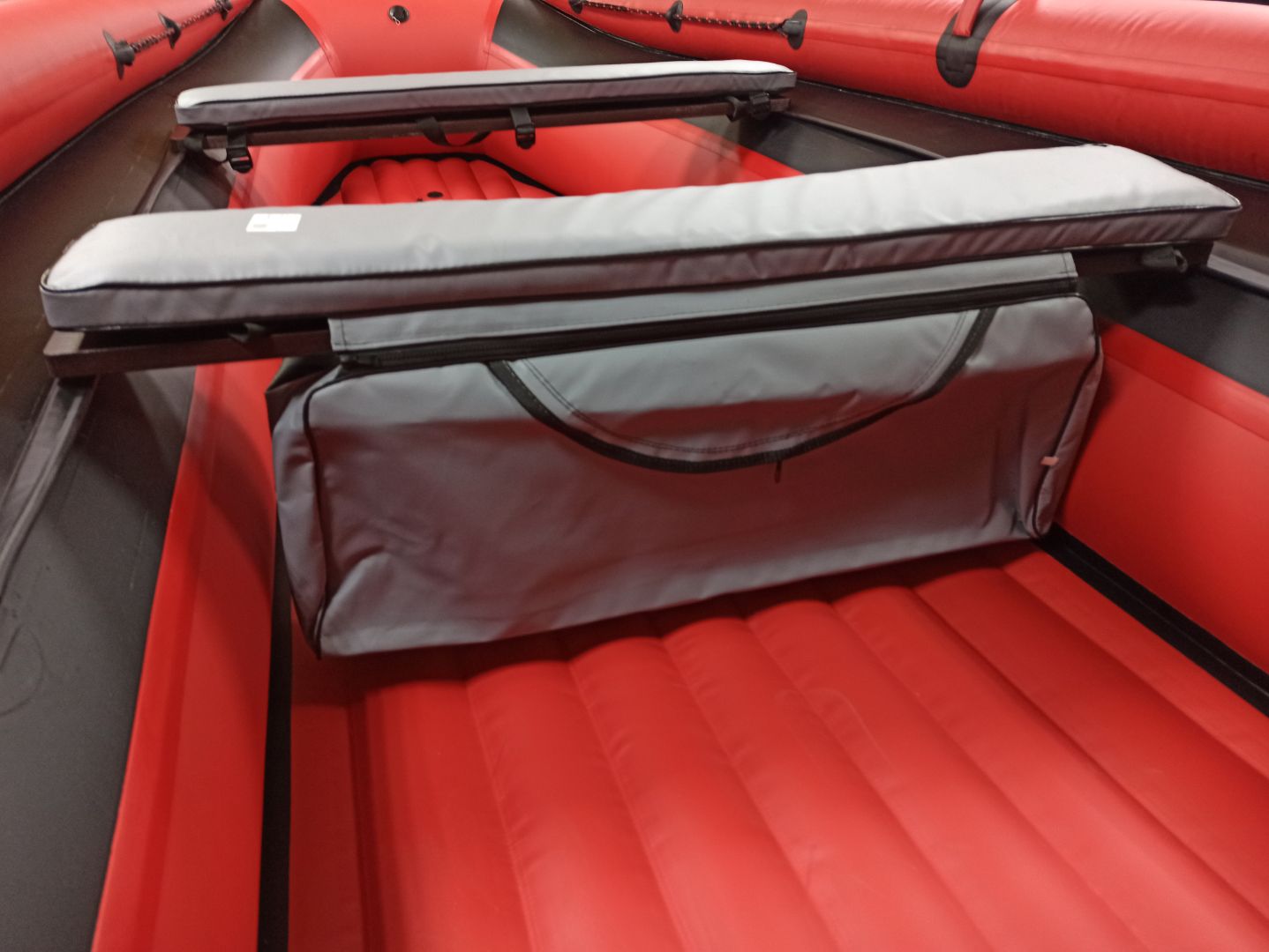 КОМПЛЕКТ МЯГКИХ НАКЛАДОК С СУМКОЙ ДЛЯ ЛОДОК 90Х20 СЕРЫЙ в Нижнем Новгороде