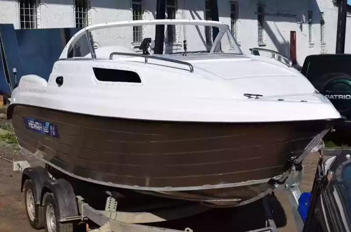 Комбинированный катер Neman-550 с каютой в Нижнем Новгороде