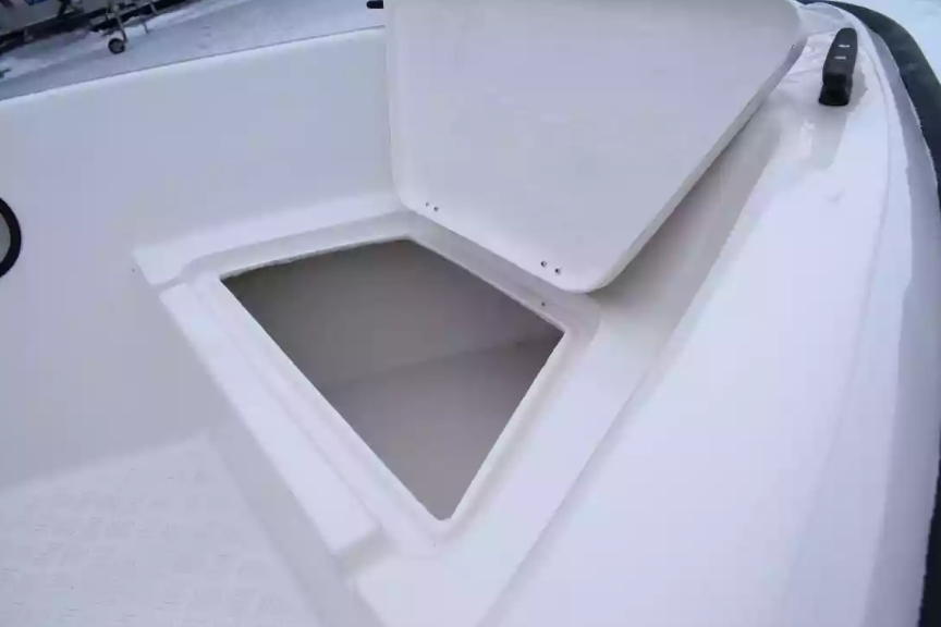 Стеклопластиковый катер Wyatboat-430DCМ (килевая) в Нижнем Новгороде