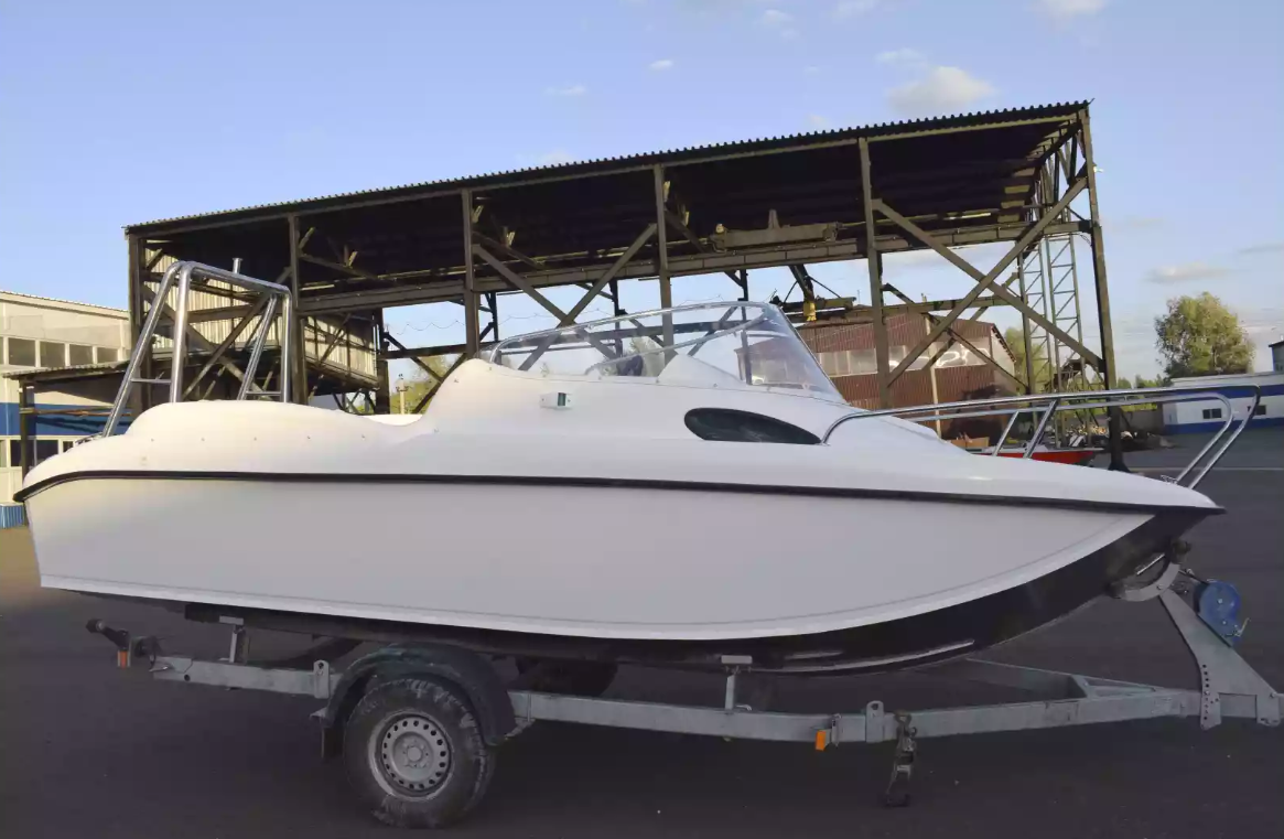 Комбинированный катер Neman-530 с каютой в Нижнем Новгороде