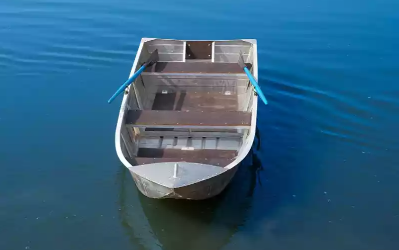 Алюминиевая лодка Вятка-Профи 37 в Нижнем Новгороде