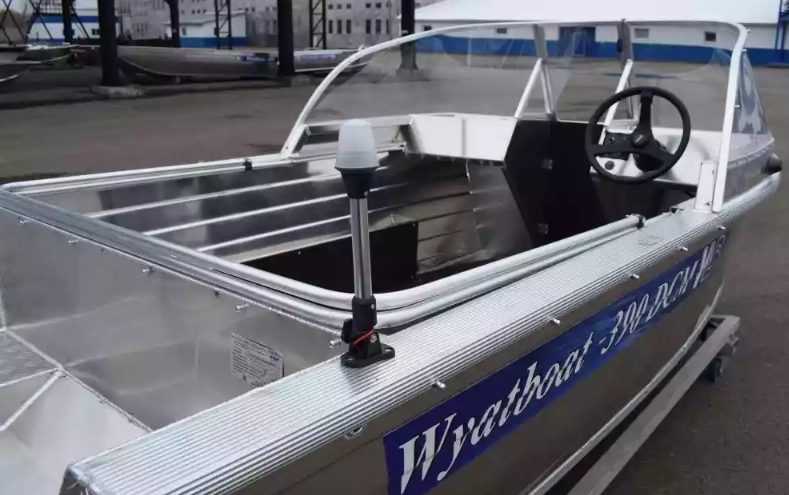 Алюминиевый катер Wyatboat-390 DCM Увеличенный борт в Нижнем Новгороде