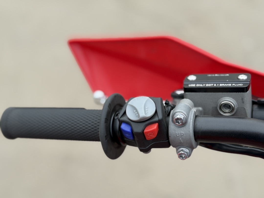 Кроссовый мотоцикл (эндуро) PROMAX WOLVERINE 302 2T EFI в Нижнем Новгороде