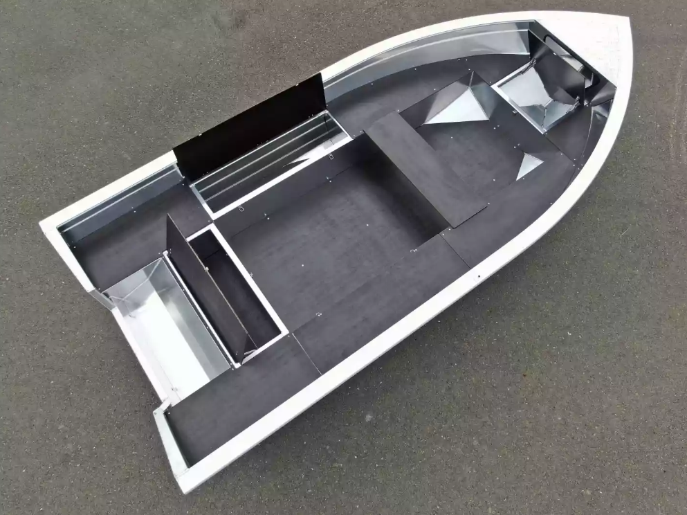 Алюминиевая лодка  Неман-420 в Нижнем Новгороде