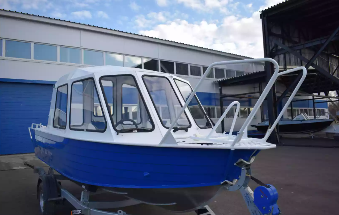 Алюминиевый катер Неман-500 (закрытая рубка) в Нижнем Новгороде