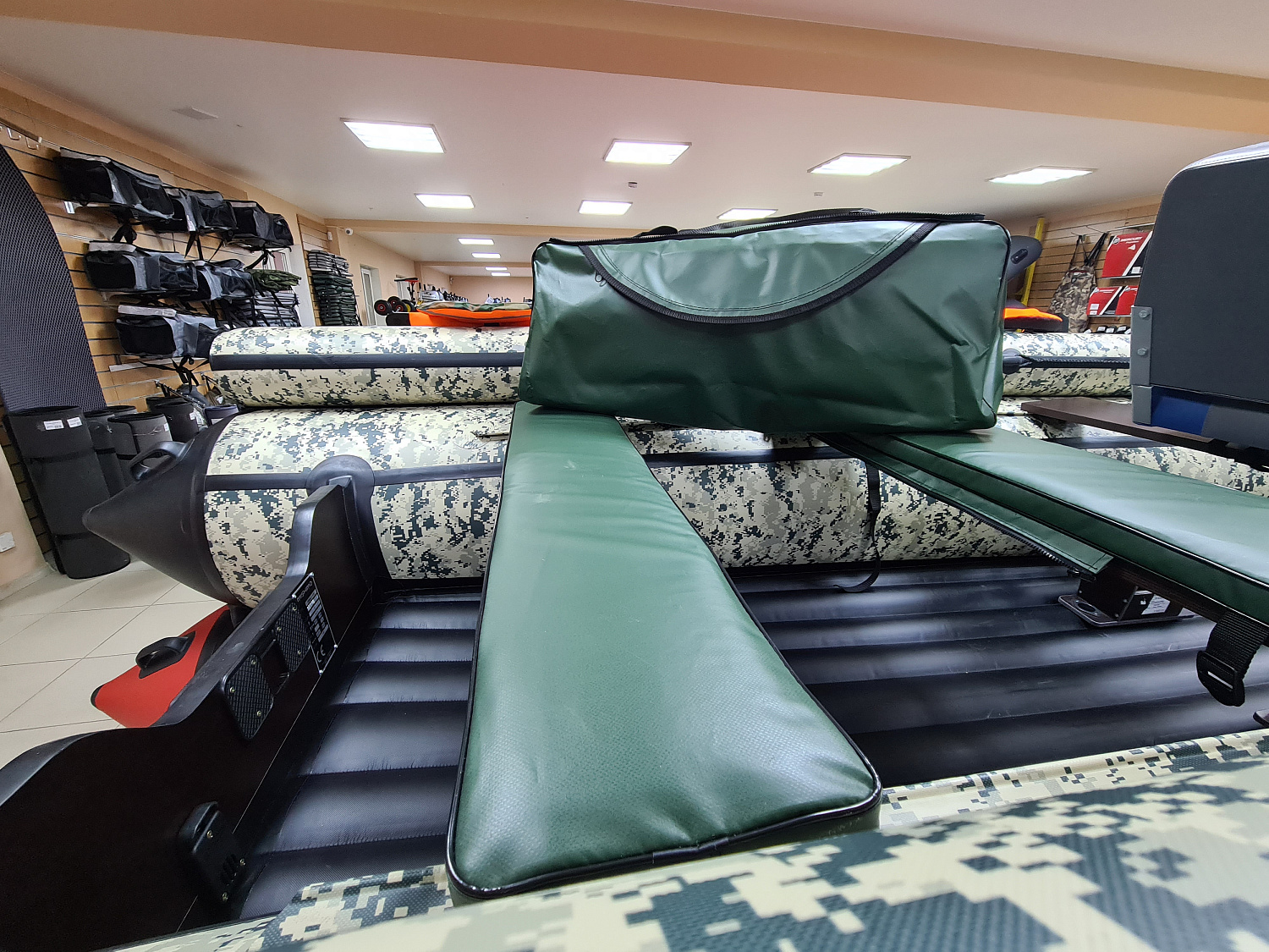 КОМПЛЕКТ МЯГКИХ НАКЛАДОК С СУМКОЙ ДЛЯ ЛОДОК 80Х20 ЗЕЛЕНЫЙ в Нижнем Новгороде