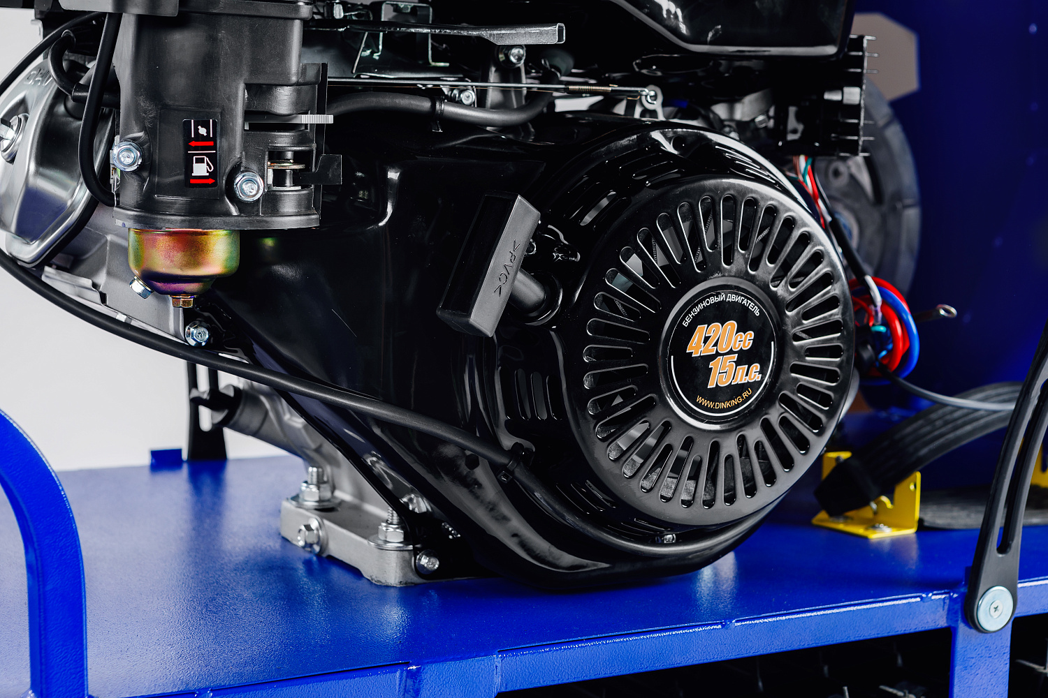 Мотобуксировщик SNOW DOG 17 с эл. запуском (DINKING) в Нижнем Новгороде