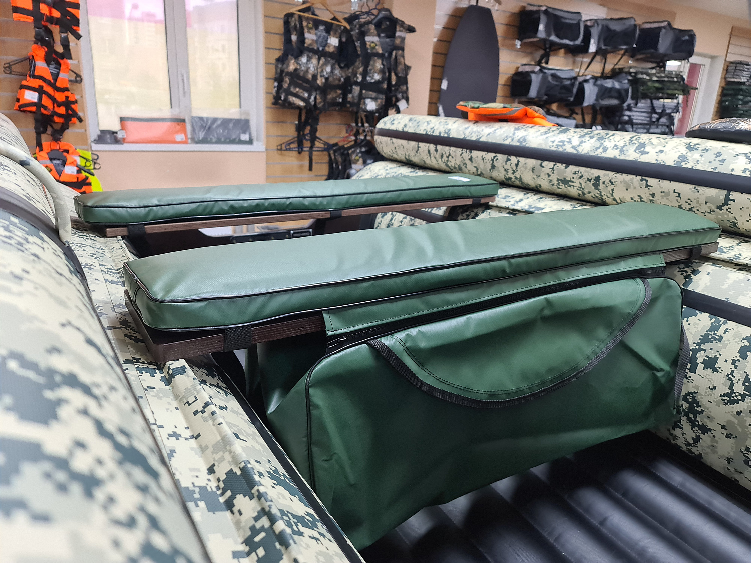 КОМПЛЕКТ МЯГКИХ НАКЛАДОК С СУМКОЙ ДЛЯ ЛОДОК 80Х20 ЗЕЛЕНЫЙ в Нижнем Новгороде